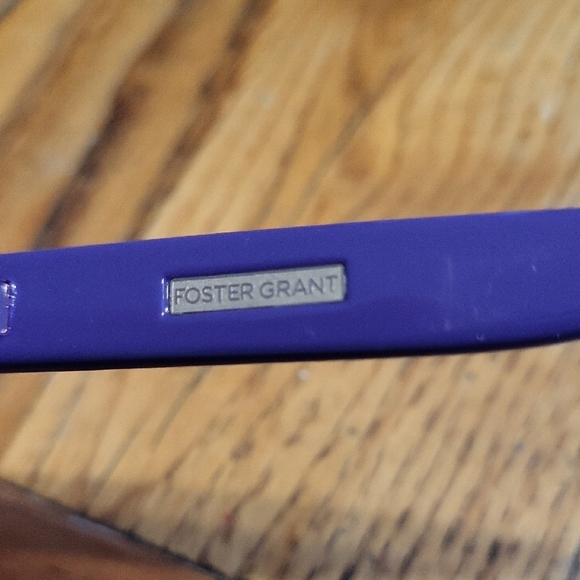 Foster Grant Purple Sunglasses - Picture 2 of 6